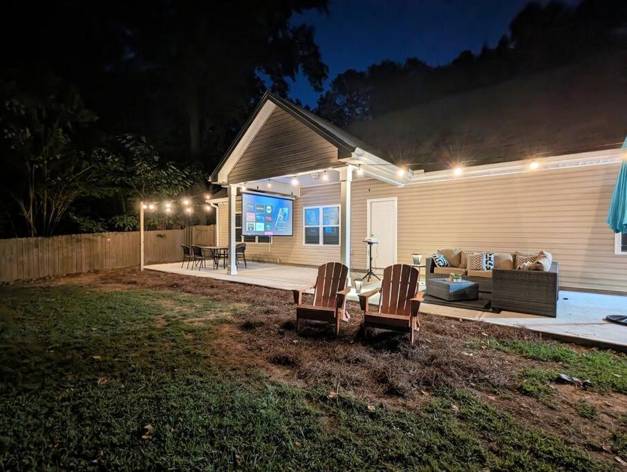 Spacious Family Friendly With Large Fenced In Yard Casa de férias *