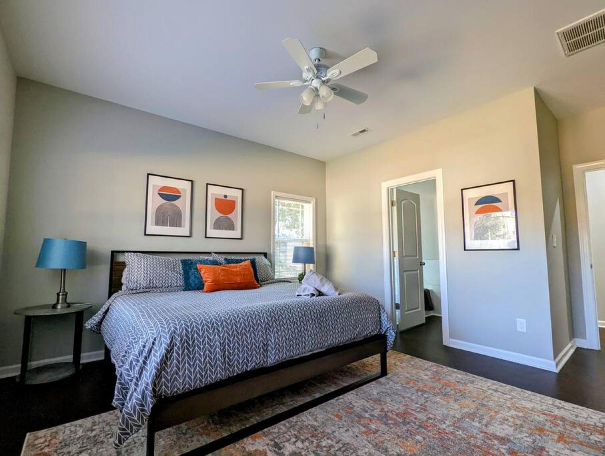 Spacious Family Friendly With Large Fenced In Yard Casa de férias Charlotte