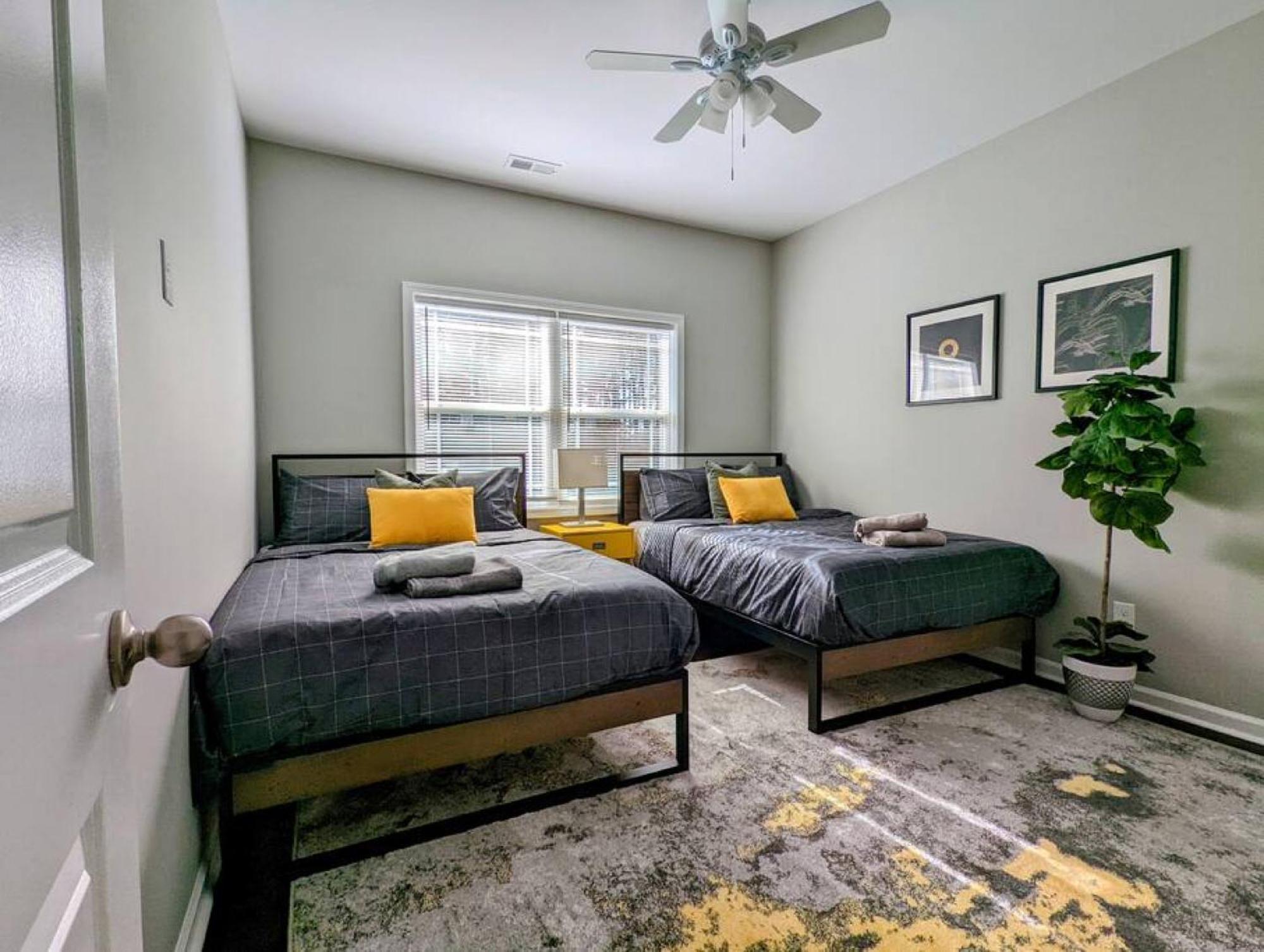 Spacious Family Friendly With Large Fenced In Yard Casa de férias *