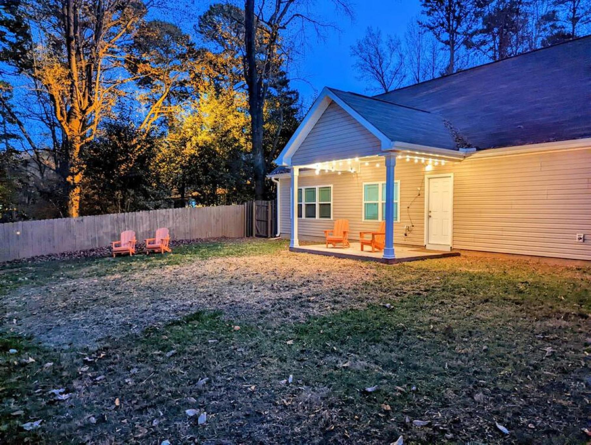 Spacious Family Friendly With Large Fenced In Yard Casa de férias Charlotte